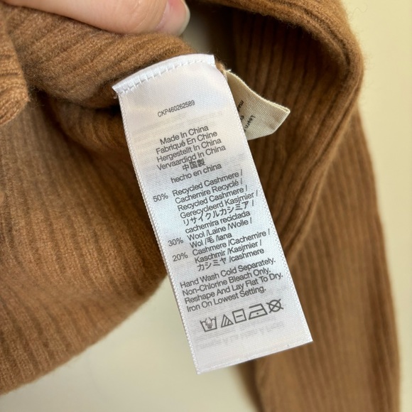 Madewell (Re)sourced Cashmere Crop Cardigan Sweater - Picture 3 of 9